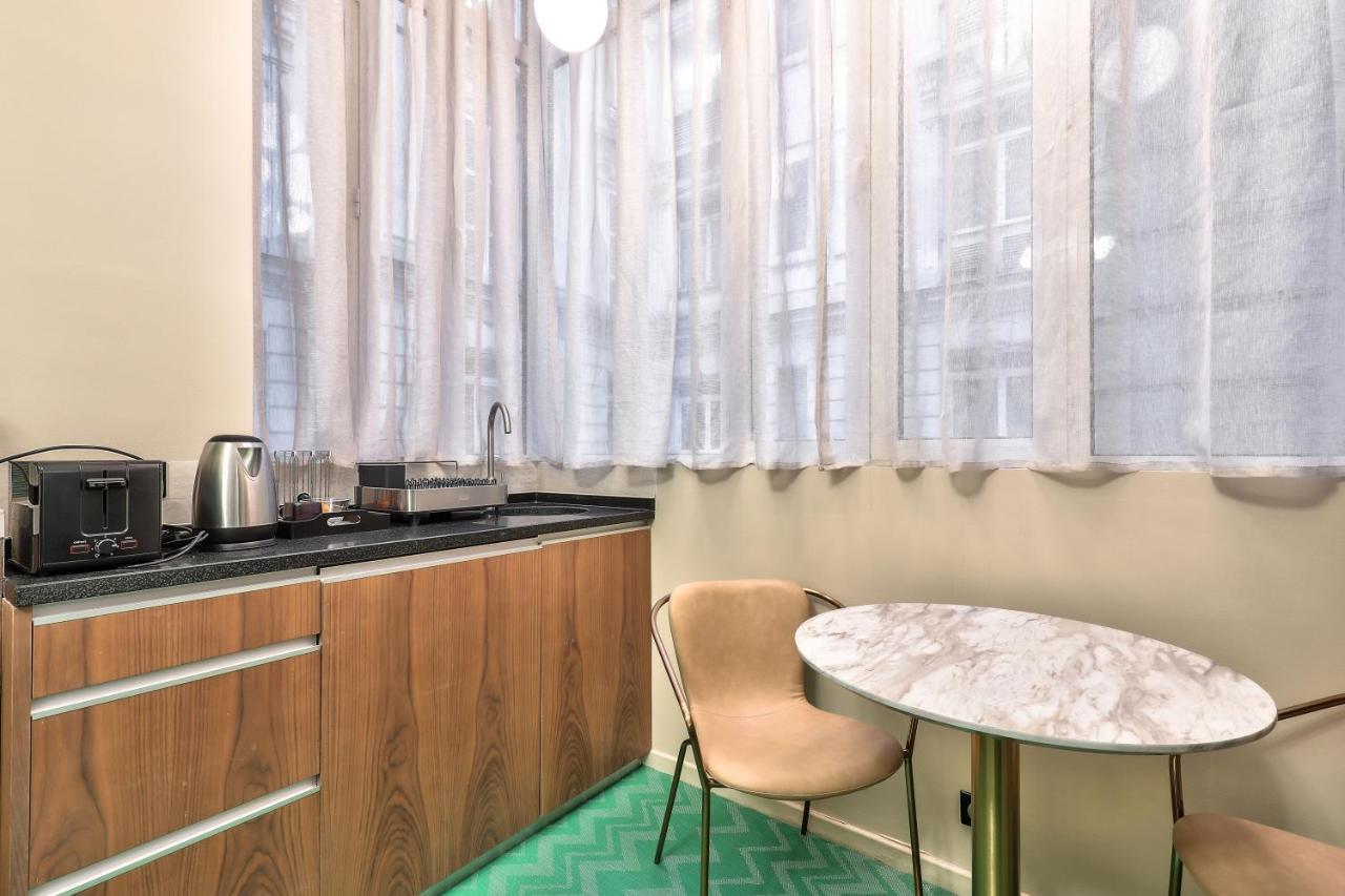 Hotel 33 Marbeuf Paris Exteriör bild